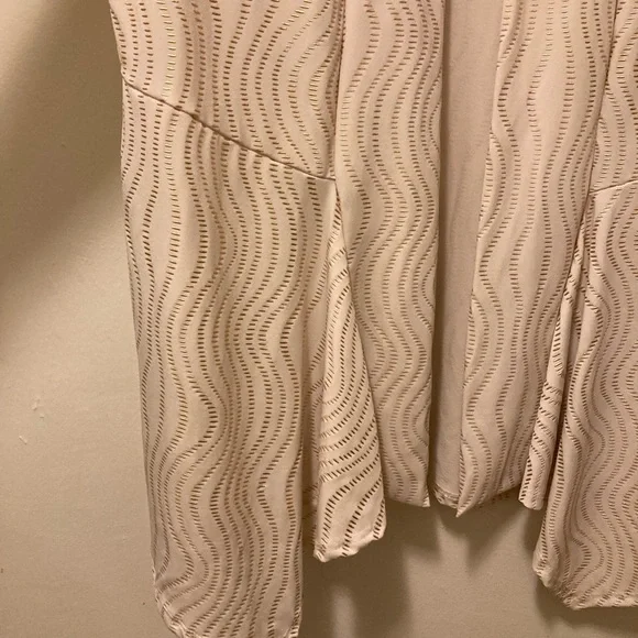 Chicos Travel Collection White and Gold Draped Cardigan Size Small Medium - Picture 4 of 9